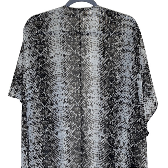 Anthropologie By Together Sz Small Black & White Snake Skin Print Long Cover Up - Picture 5 of 7